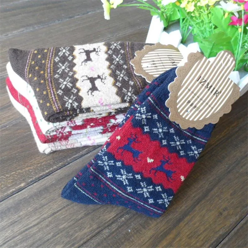 1Pair Warm Winter Women's Men's Mid-Calf Comfortable Christmas Socks with Deer