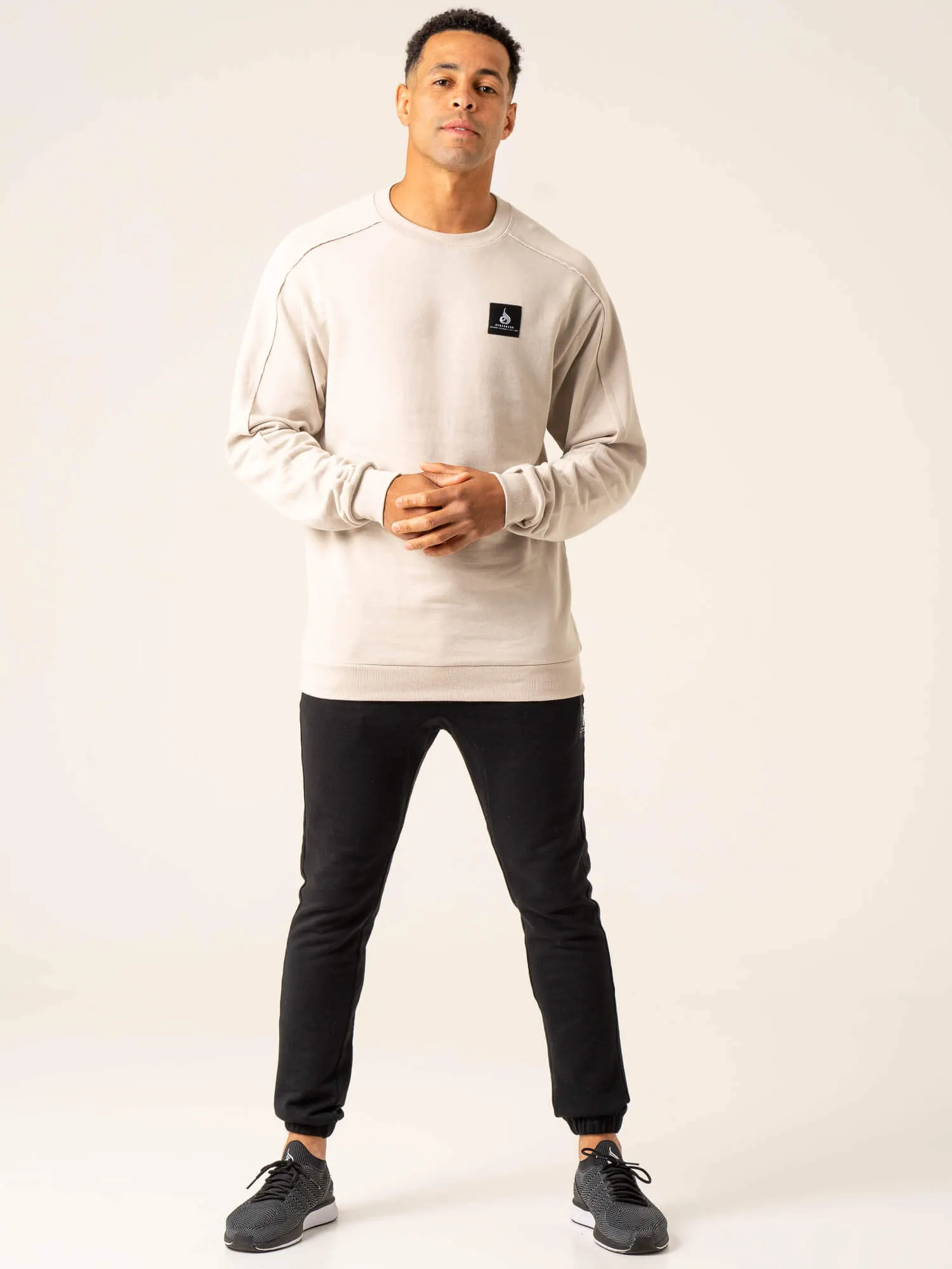 Dynamic Pullover Jumper - Stone