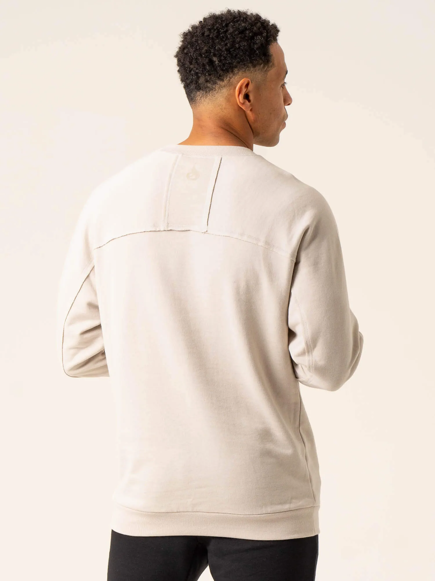 Dynamic Pullover Jumper - Stone