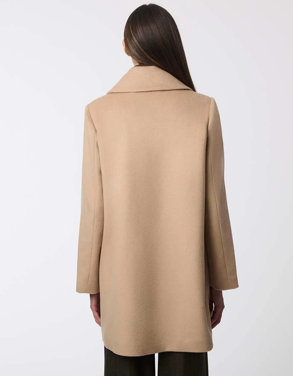 Grand Sleek Wool Coat