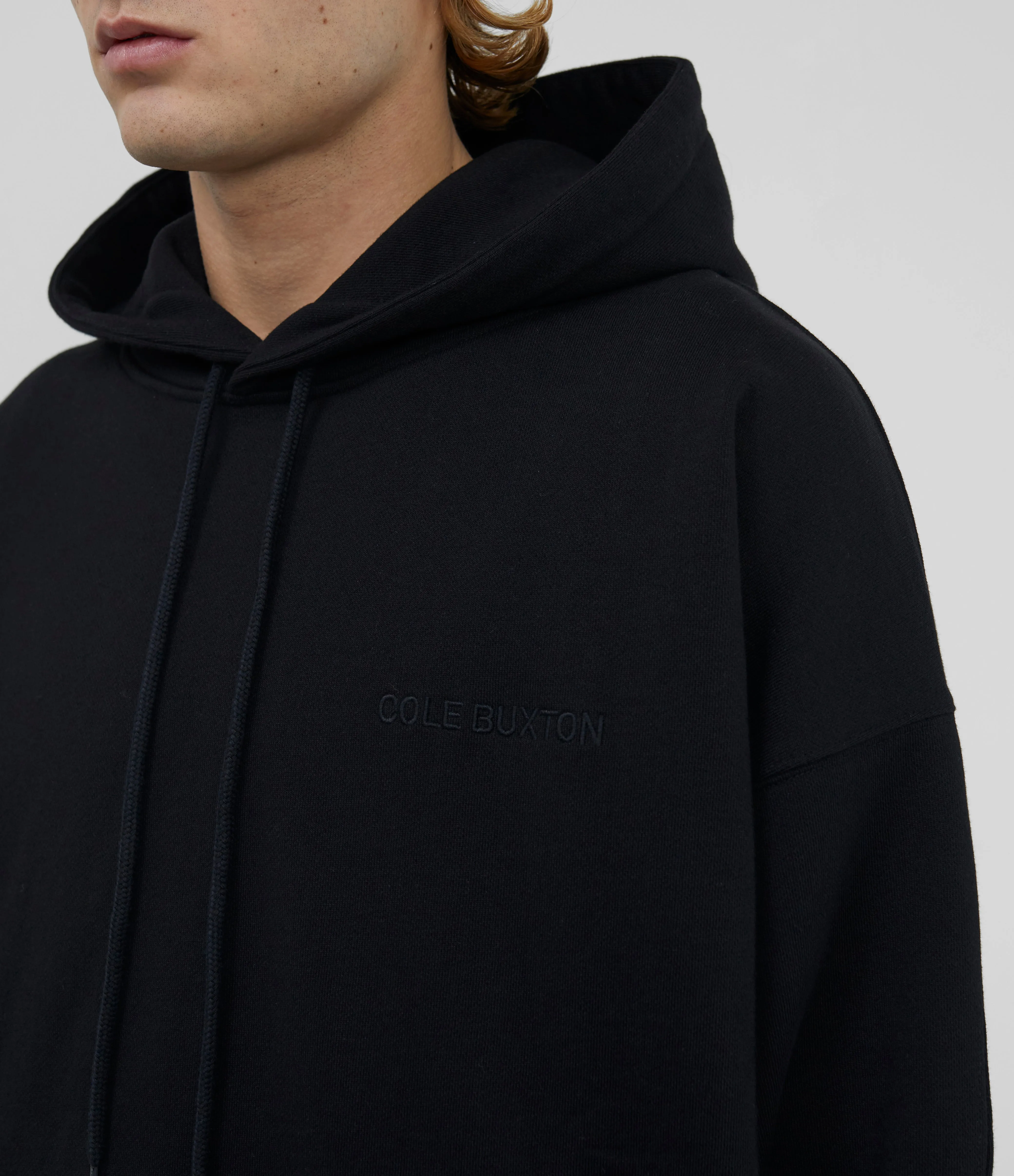 HEAVYWEIGHT WARM UP HOODIE